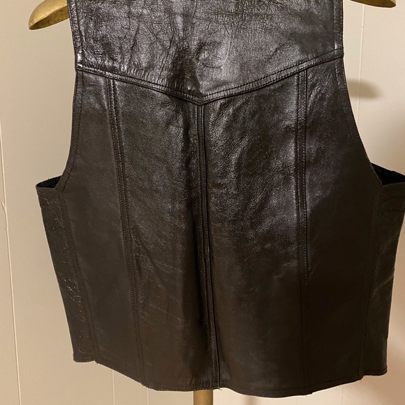A-1 Genuine Leather Vest Black Snaps Pockets Motorcycle Rider Unisex Biker 38 - Picture 2 of 6